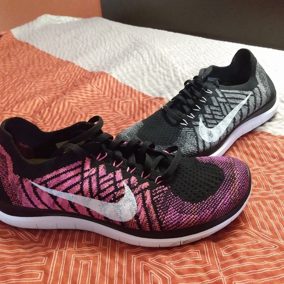 Nike Shoes - Nike Free 4.0 Flyknit Grey/Pink